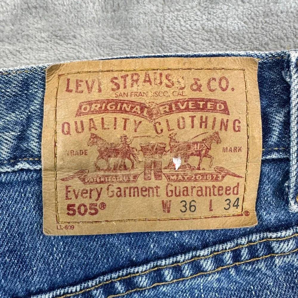 Vintage Levi's 505 Regular Fit Straight Leg Jeans Men's 36x34 Blue Medium Wash